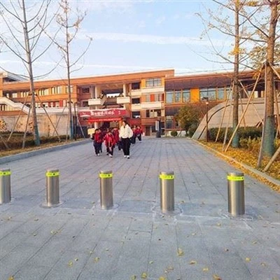 Anti sib tsoo bollards